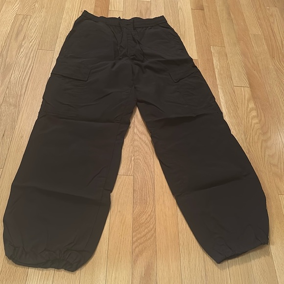 UNIQLO Easy Cargo Pants - Picture 2 of 3